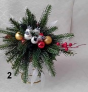 Ręcznie robiona bombka na stojaku o średnicy 12 cm