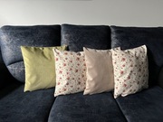 Poszewki dekoracyjne na poduszki (jaśki) kwiatowe wiosenne zielone beżowe