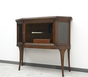 Antyczna biblioteka z lat 20-tych. Po renowacji.