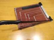 Ręczna gilotyna do Papieru