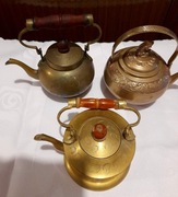 Stare czajniki mosiężne. 