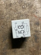 PRZEKAŹNIK 53 AUDI A4B6 141951253B