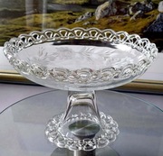 Antyczna szklana waza na nodze/konfektnica