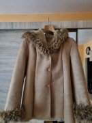 Elegancki kożuszek damski beżowy