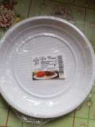 Zestaw plastikowych talerzy 15 szt.