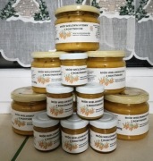 Miód kremowany z owocami liofilizowanymi rokitnik 