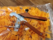 Zestaw do poziomowania płytek Raimondi szczypce klipsy kliny