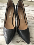 Czarne klasyczne wężowe szpilki obcas