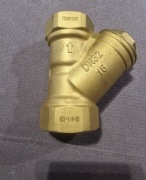 Filtr wody skośny siatkowy DN32. Mosiężny