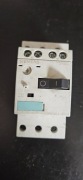 Wyłącznik silnikowy 2,8-4A SIMENS styki no nc