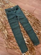 zielone jeansy skinny straight fit ze średnim stanem Cropp