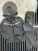 Stylowy komplet dziecięcy NIKE–bluza z kapturem, spodnie dresowe 176cm