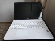 Laptop SONY VAIO FIT E 2117U/8GB/500/DVD-RW/WIN8 Biały( z rysą na ekranie)