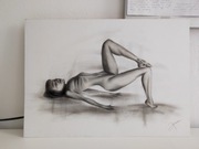 Akt kobiecy – rysunek węglem i kredą – sztuka figuratywna A3