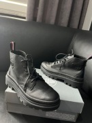 Buty Palladium pallatrooper HI-1 w rozmiarze 36 wkładka 23,5 nowe