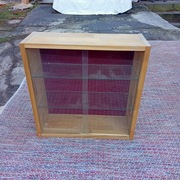 Szafeczka Wisząca Drewniana, Szklane Półki, Suwane szklane drzwi