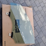 Szyba lewy przod 3008 5008 powojna 2019