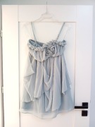 Koktajlowa/Jasnoszara niebieska sukienka na ramiączkach Vila 36S