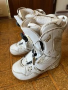 Białe buty snowbowoardowe, rozmiar 38,5 system BOA