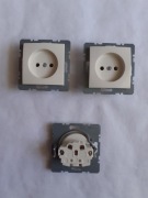 Gniazdo pojedyncze b/u Hager-Berker S1 krem - nowe