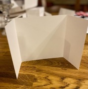 Baza do kartki 14,5 x 14,5 biała składana z dwóch części. 5 szt w zestawie