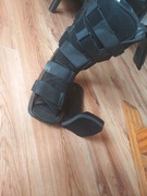 Orteza sztywna na goleń i stope