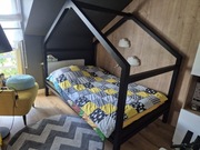 Sprzedam łóżko domek drewniane 120x200