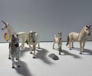 Zestaw 10. Figurki z serii Schleich 