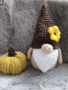 Skrzat z dynią na szydełku 