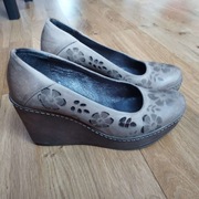 Półbuty brązowe na koturnie Karine