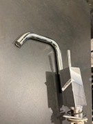 Bateria umywalkowa stojaca jednouchwytowa Raf seria Form