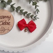 Czerwona kokardka z serduszkiem