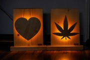 Lampa nocna drewniana, marihuana