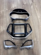 Dekor ranka radia, zegarów, nawiewów Jeep Cherokee KL