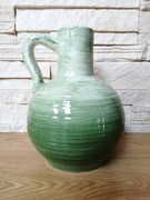 Pękaty zielony wazon z uchem