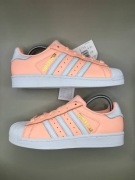 Buty sneakersy Adidas Superstar B42001 różowe 39 1/3
