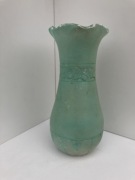 wazon alabastrowy w polewie turkusowej  16 cm. reczne wzornictwo