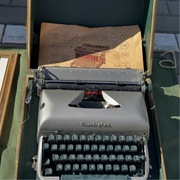 Maszyna do pisania vintage lata 60