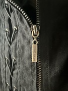 Gotycki płaszcz rozmiar L Punk Rave z wiązaniem, stójką i naramiennikami