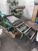 Podajnik taśmy do prasy