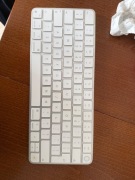 Klawiatura APPLE Magic Keyboard z Touch ID (US) Biały