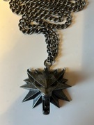 Wiedźmin 3 Dziki Gon: Medalion wilka z edycji kolekcjonerskiej