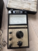 radziecki analogowy miernik uniwersalny (multimetr) typu C4341
