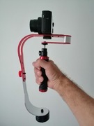 Stabilizator ręczny do aparatu.