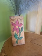 Rękodzieło wykonane na kawałku lipy 