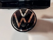 VW PASSAT B9 3J0 GRILL ATRAPA LED EMBLEMAT ZNACZEK  NA KAMERE