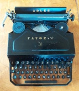 Walizkowa maszyna do pisania ADLER FAVORIT 2