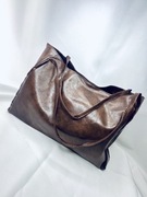 Duża torba damska brązowa lakierowana skóra