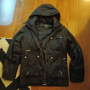 Czarna kurtka zimowa 