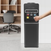 550W czarny dolny napełniany dozownik wody do butelek 5 galonów 85 °C-95